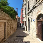 Smaila 1729 Lejlighed Pula