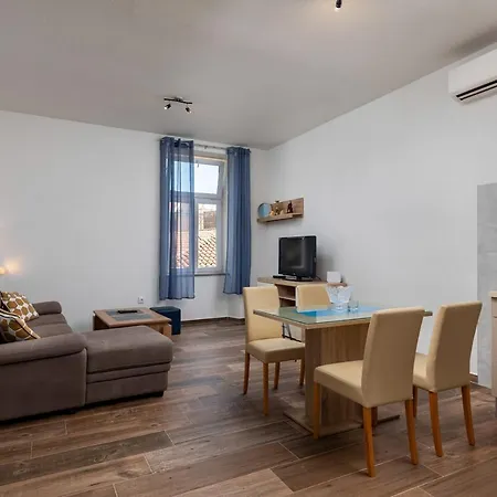 Smaila 1729 Appartement Pula