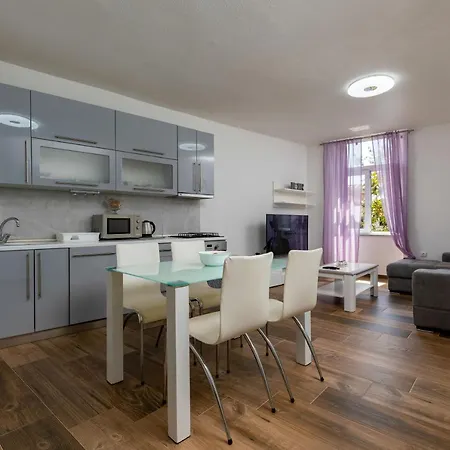 Smaila 1729 Appartement Pula