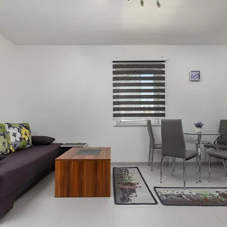 Appartement Smaila 1729 *